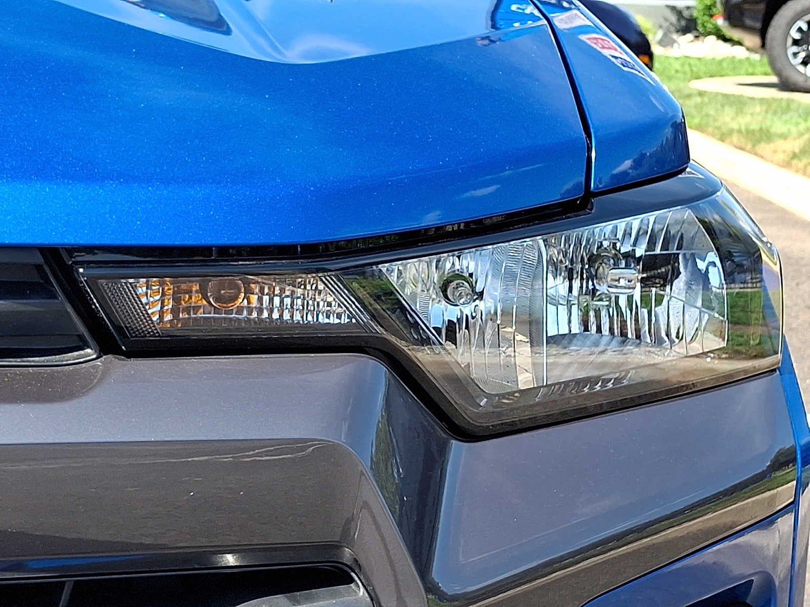 Used 2023 GLACIER BLUE METALLIC Chevrolet 4WD LT image 9