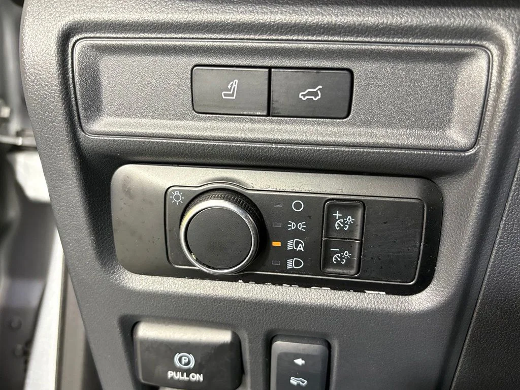 Used 2024 Silver Ford XLT image 25