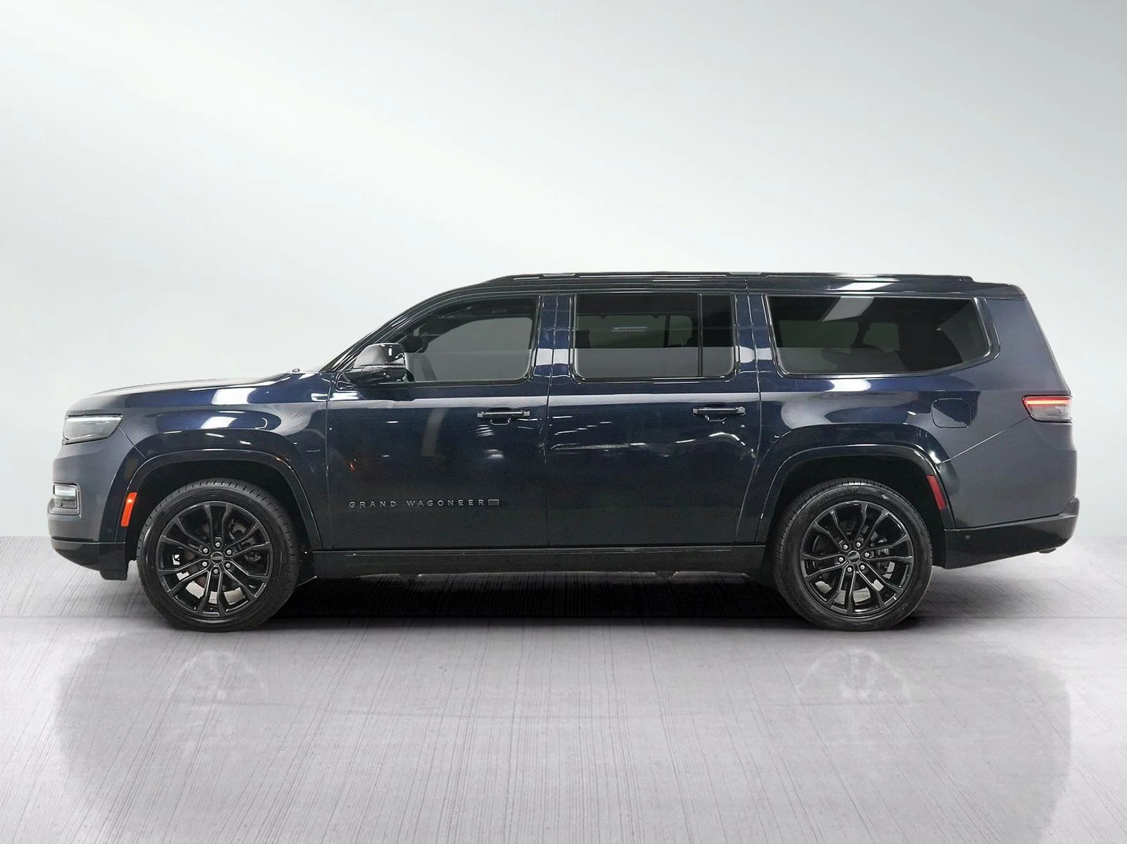 Used 2024 Midnight Sky Jeep Series II image 2