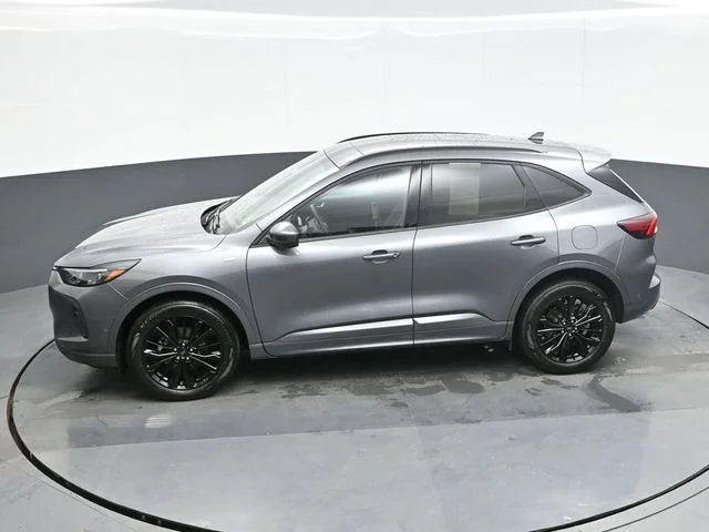 Used 2024 Gray Ford ST-Line Elite image 12
