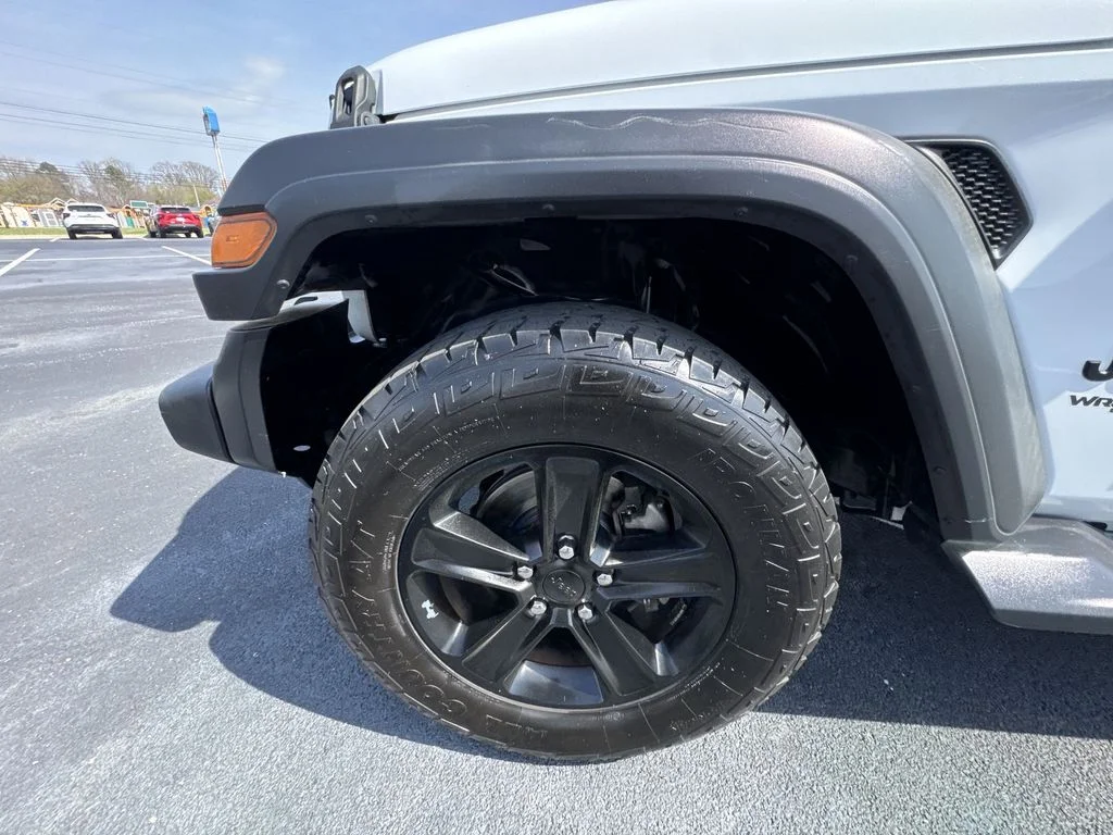 Used 2020 White Jeep Unlimited Sport Altitude image 10