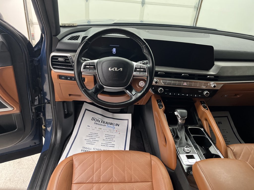 Used 2023 Black Kia EX X-Line image 18