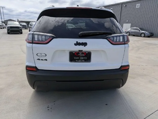 Used 2023 White Jeep Altitude image 8