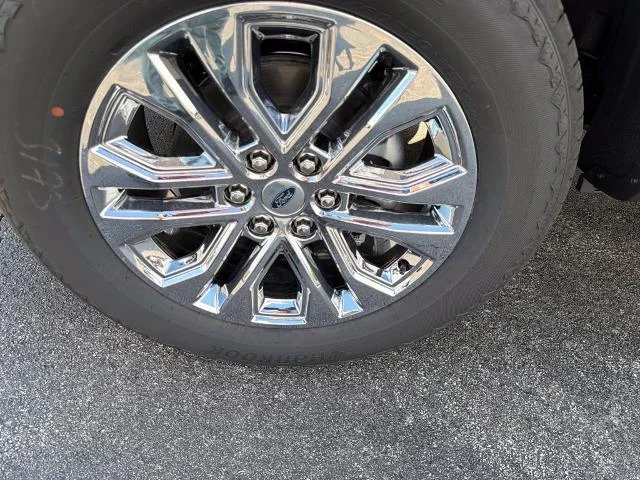 New 2026 Agate Black Metallic Ford Lariat® image 39