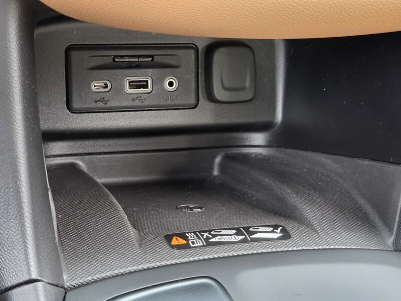 Used 2019 Black Metallic CHEVROLET FWD 4dr Premier w/1LZ image 36