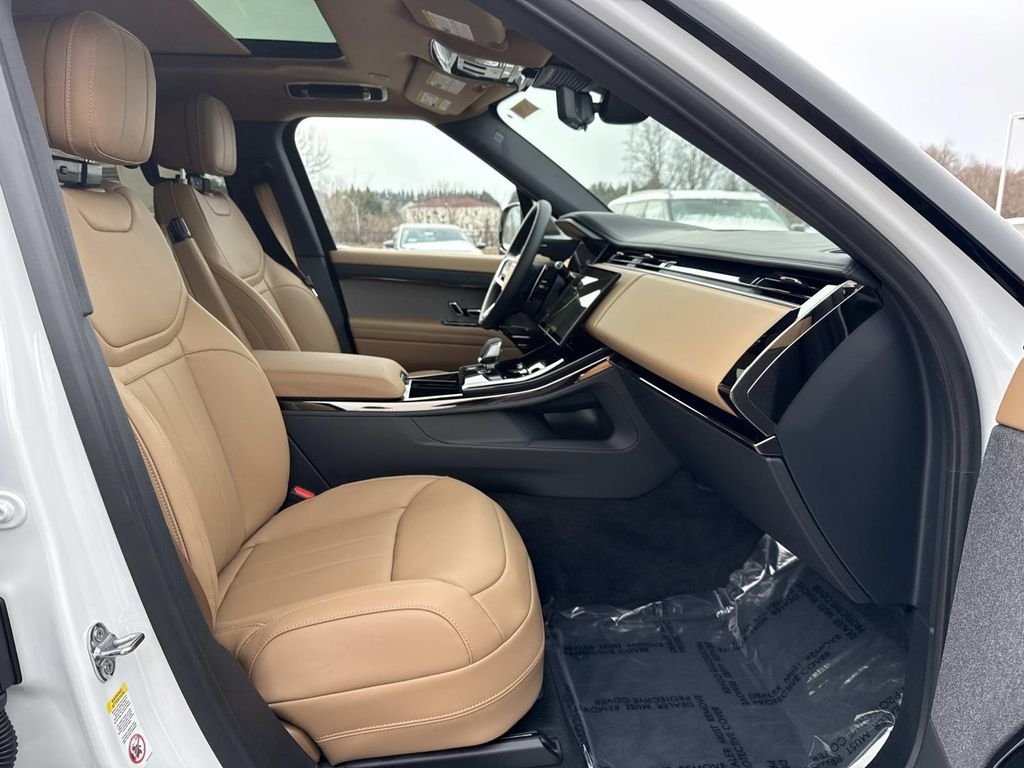 New 2026 Fuji White Land Rover SE image 13