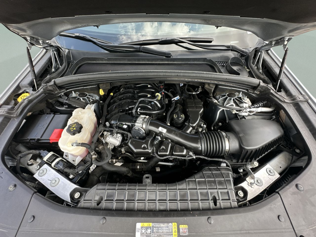 Used 2025 Silver Jeep Altitude X image 41