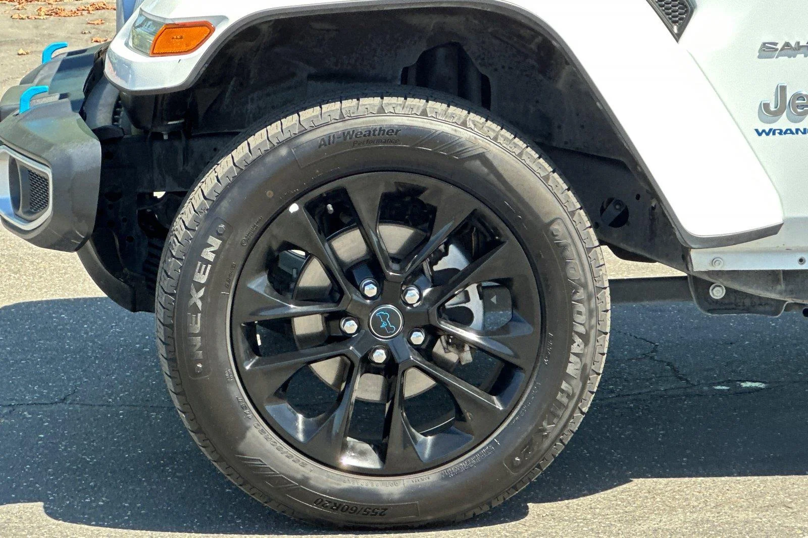 Used 2024 Bright White Clearcoat Jeep Sahara image 25