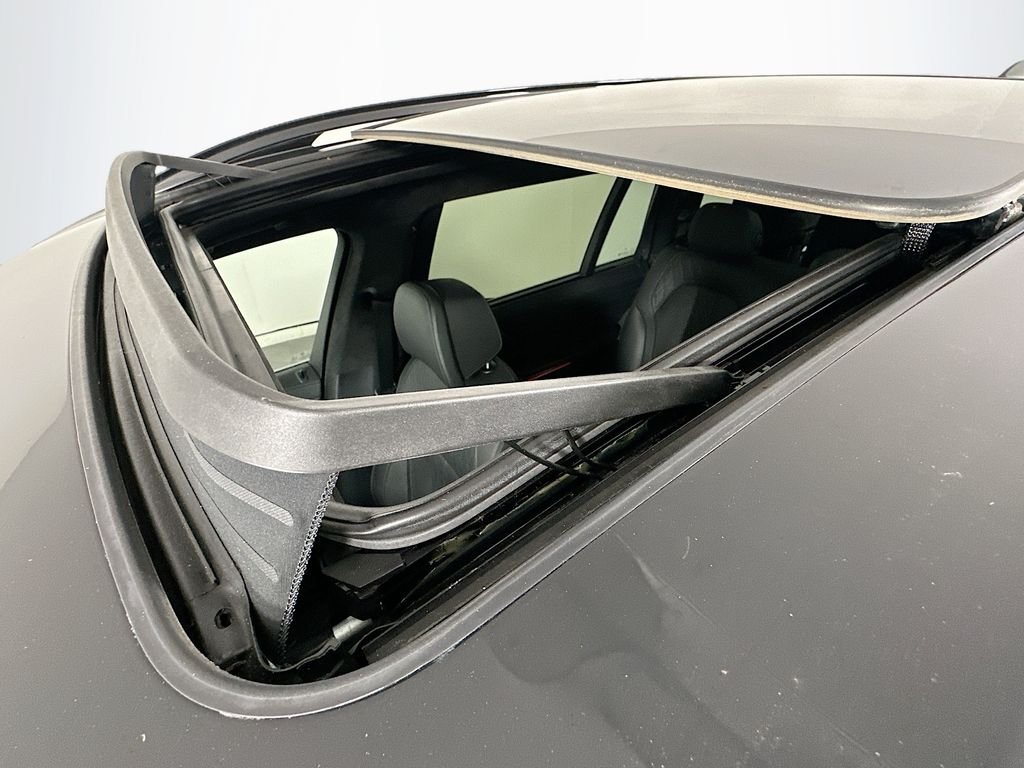 Used 2022 Black Sapphire Metallic BMW M50i image 22