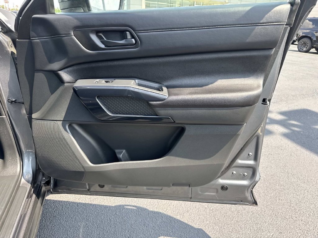 Used 2025 Gray Nissan S image 14