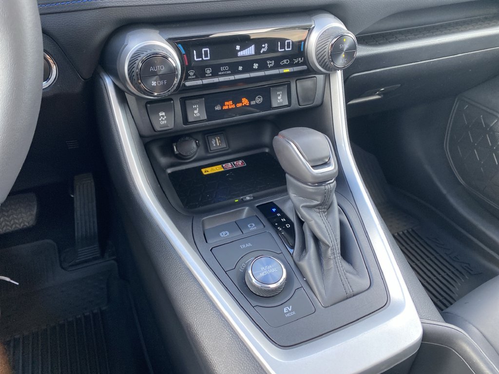 2024 Toyota RAV4 XSE - Photo 26