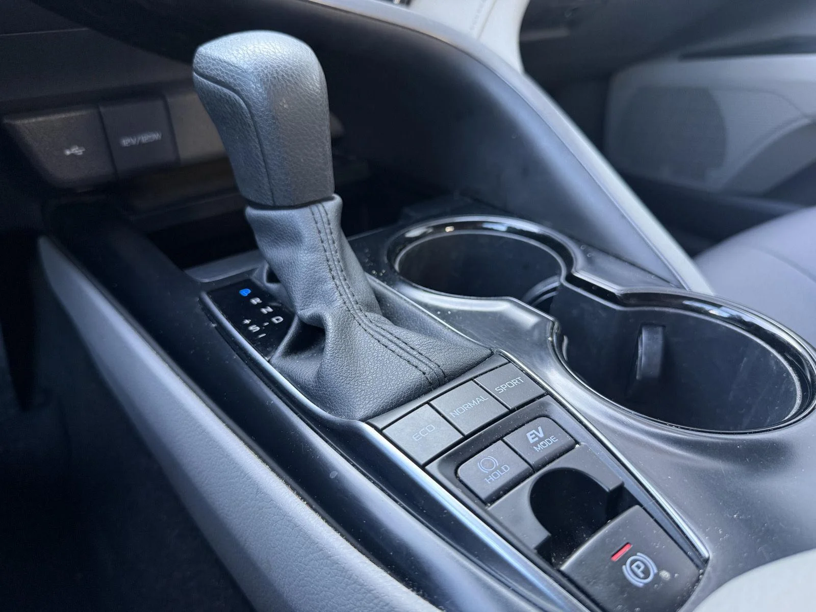 Used 2020 Celestial Silver Metallic Toyota Hybrid LE image 15