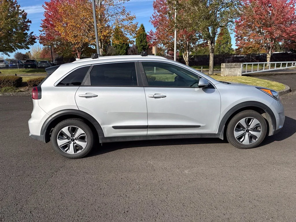 Used 2019 Silky Silver Kia EX image 8