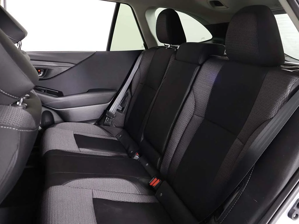 Used 2025 Ice Silver Metallic Subaru Premium image 30