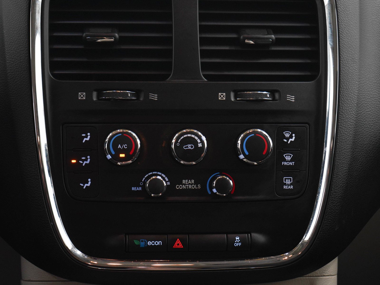 Used 2015 Redline 2 Coat Pearl Dodge Sxt image 21