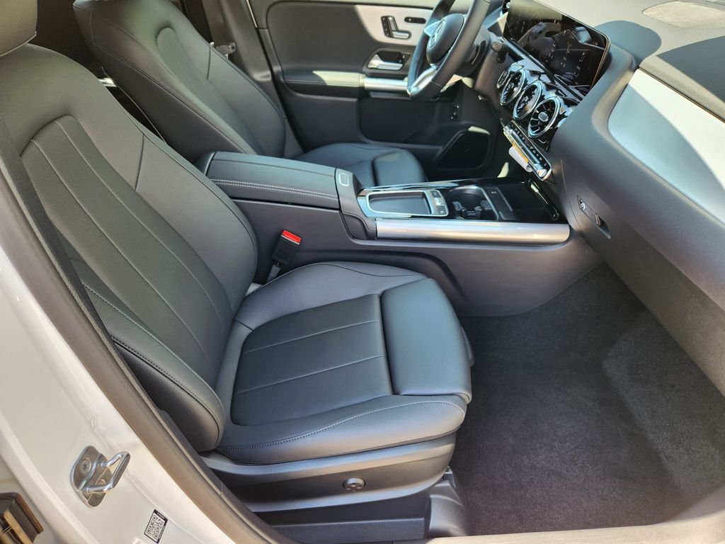 New 2026 Polar White Mercedes-Benz GLA 250 4MATIC® image 15