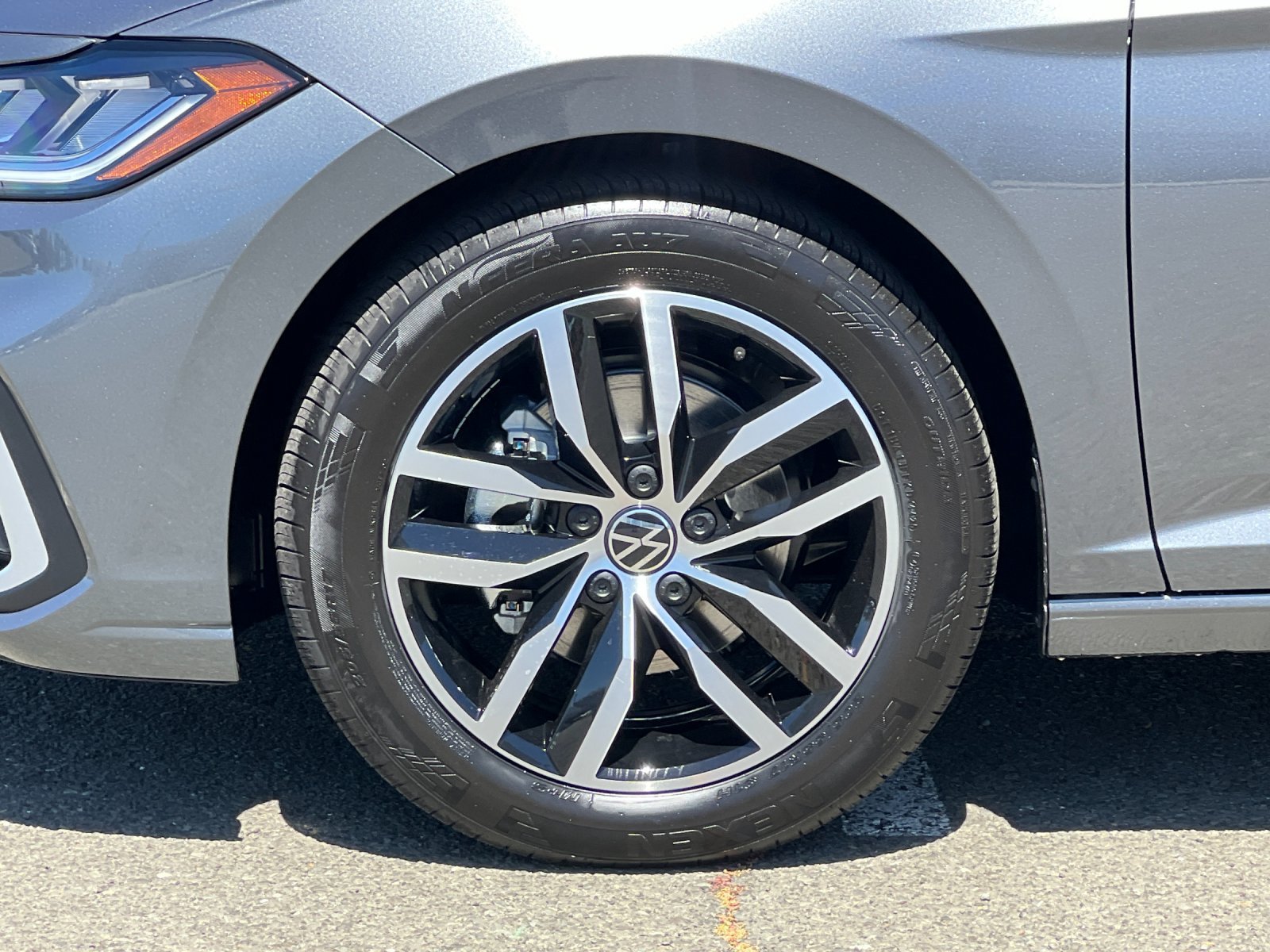 New 2026 Platinum Gray Metallic Volkswagen SE image 23