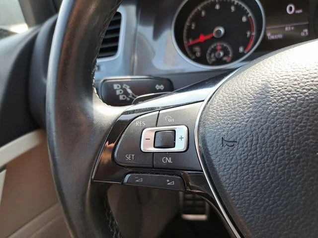 Used 2017 Blue Volkswagen TSI S image 21