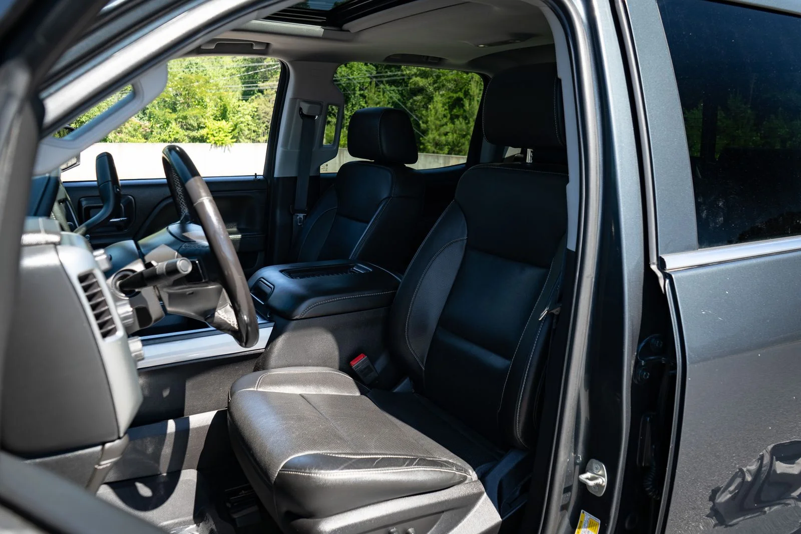 Used 2018 Gray Chevrolet LTZ image 14