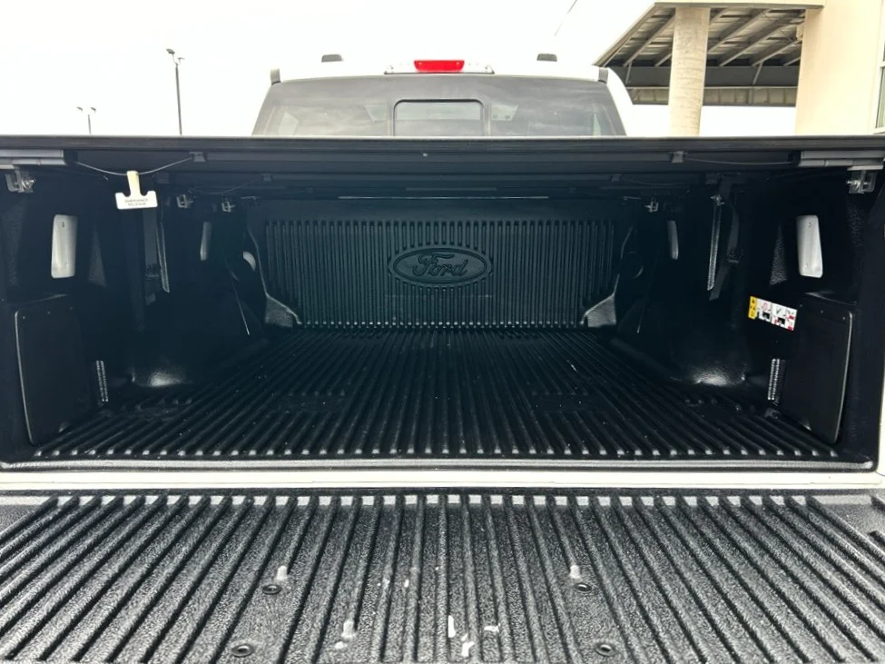 Certified Used 2024 Oxford White Ford LARIAT image 28