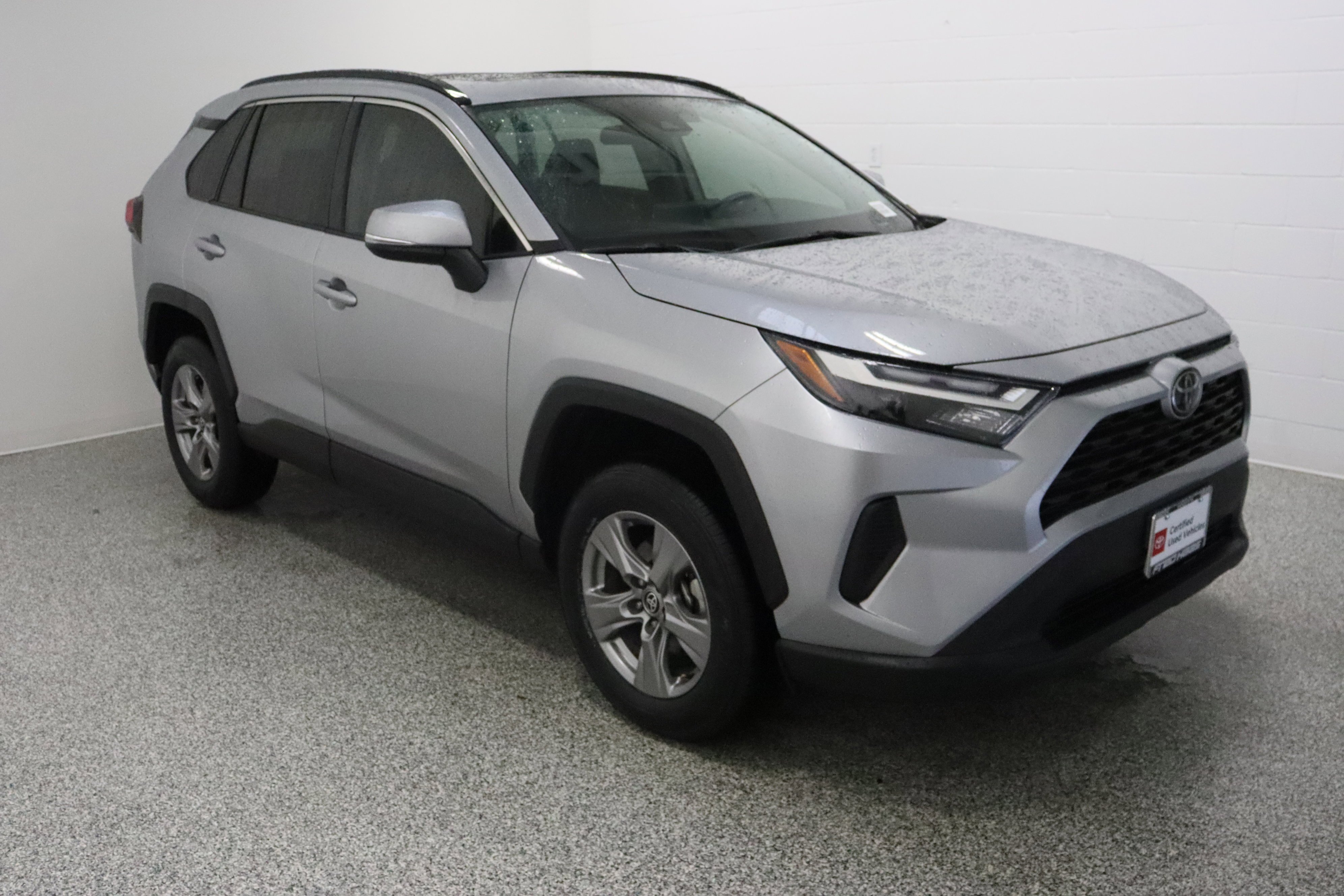 Certified Used 2025 Silver Sky Metallic Toyota XLE 2.5L image 4