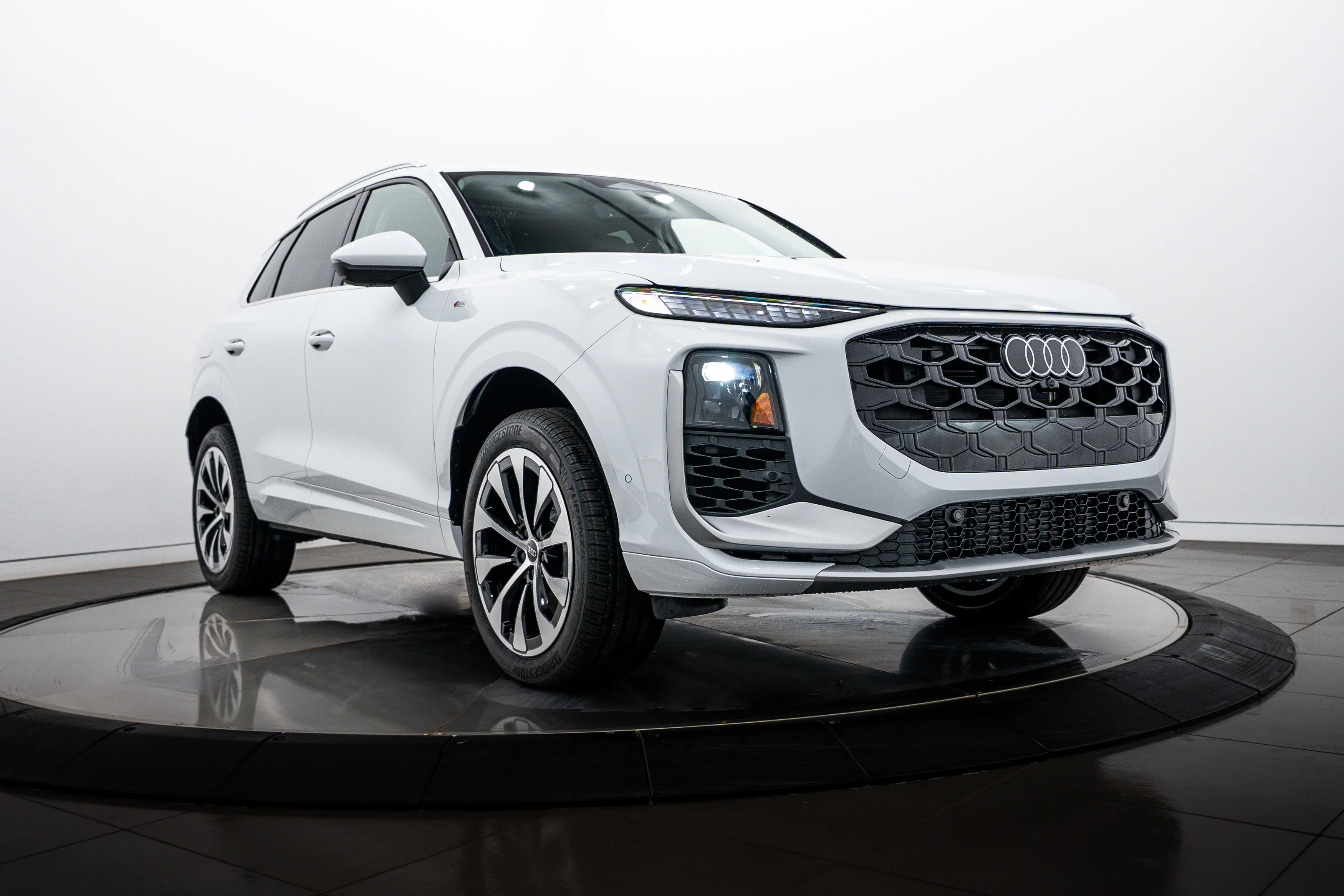 2026 Audi Q3 S line quattro's photo