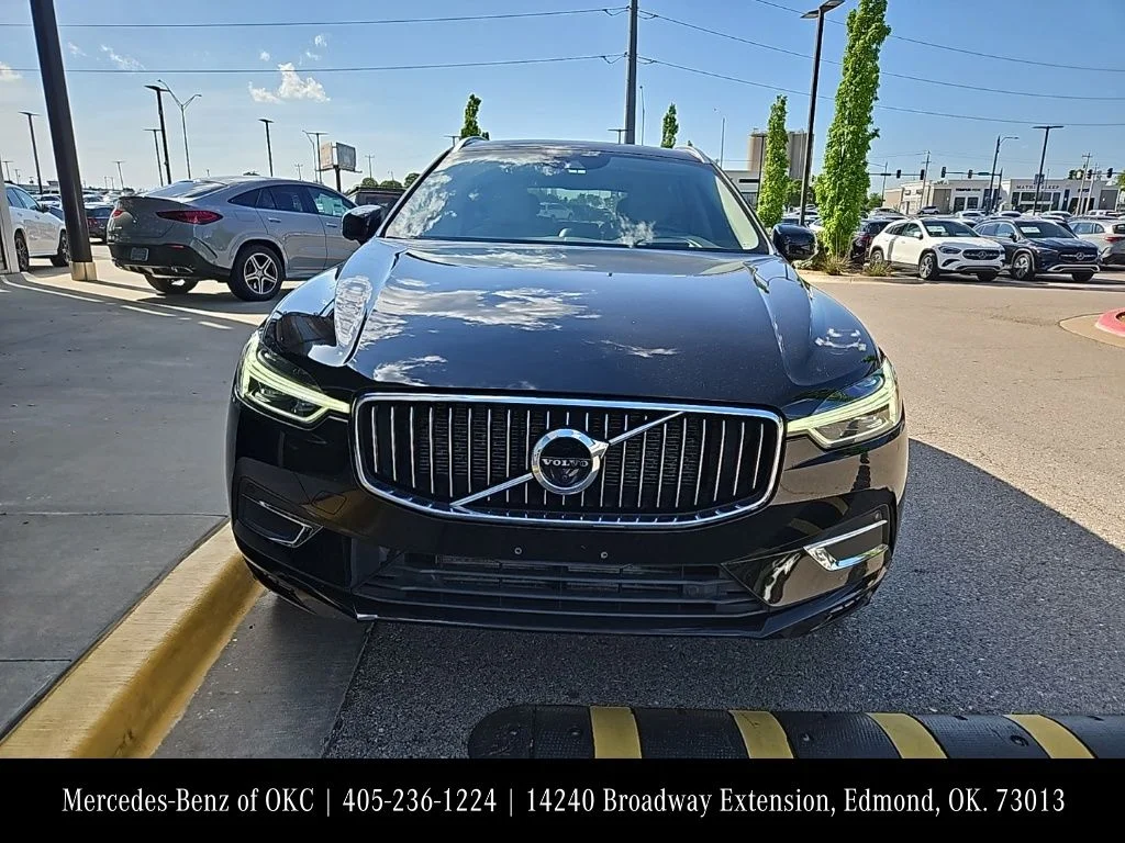Used 2021 Black Volvo T5 Inscription image 2