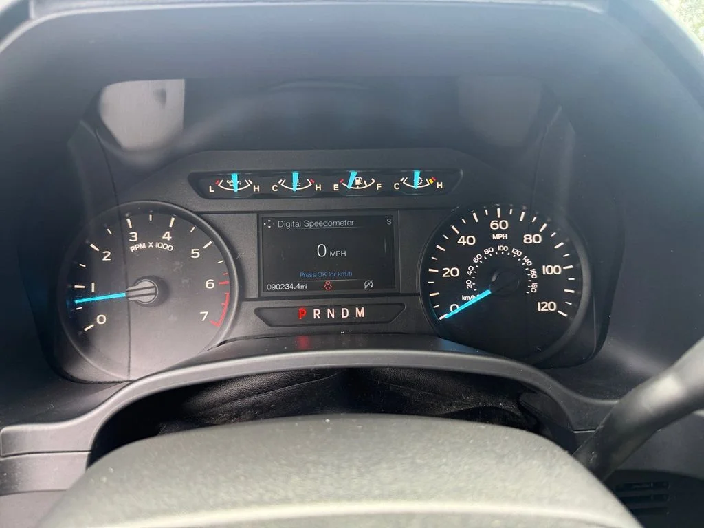 Used 2018 Silver Ford XL image 17
