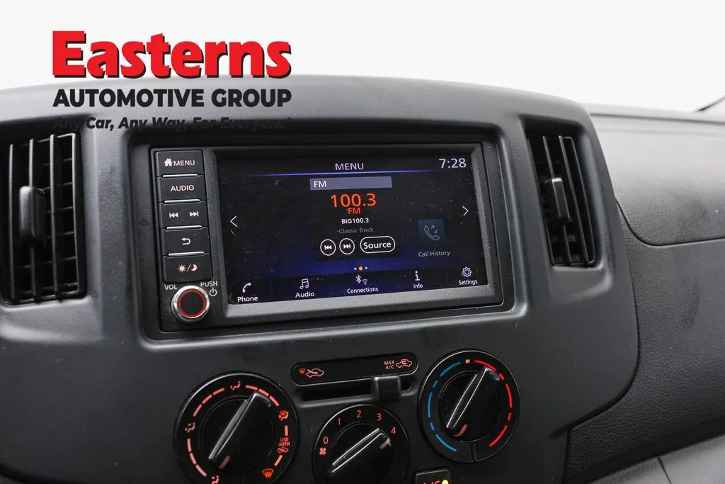 Used 2020 White Nissan SV image 18