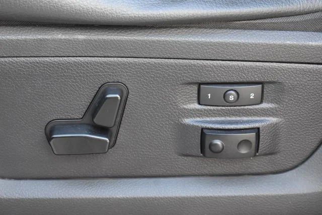 Used 2012 White Ram Laramie image 27