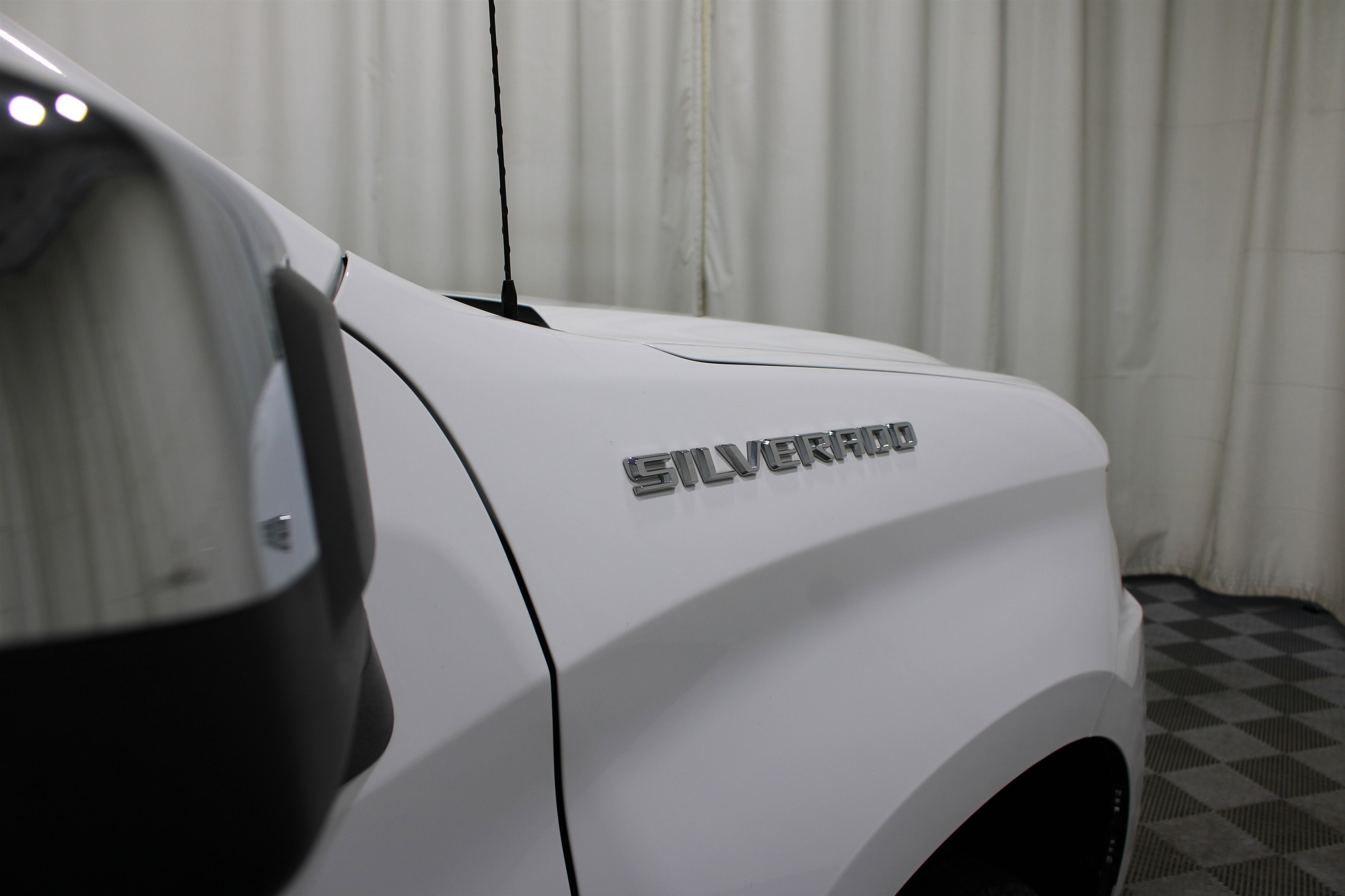 Used 2020 Summit White Chevrolet LT image 27