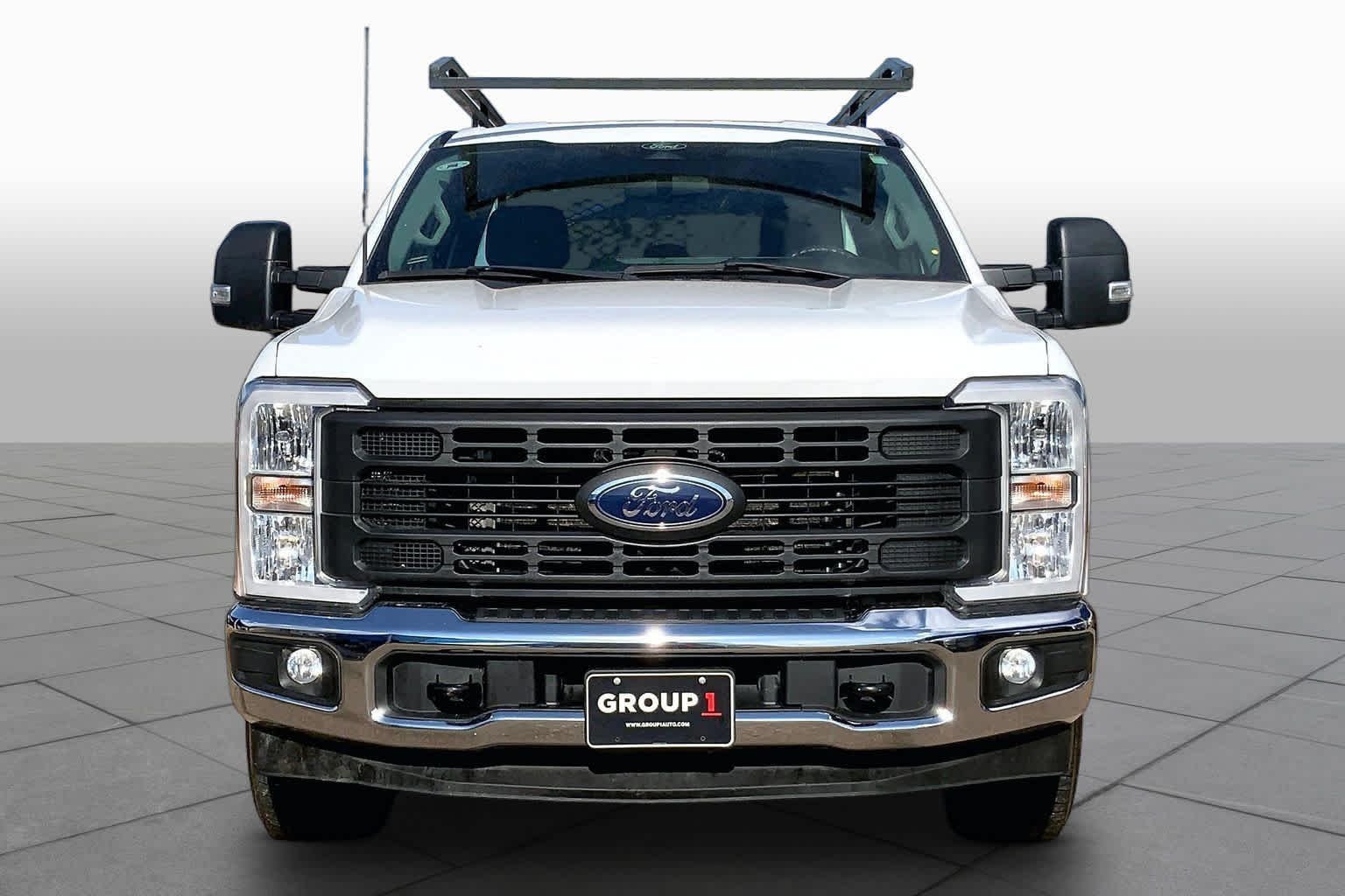 Used 2024 Oxford White Ford XL image 4