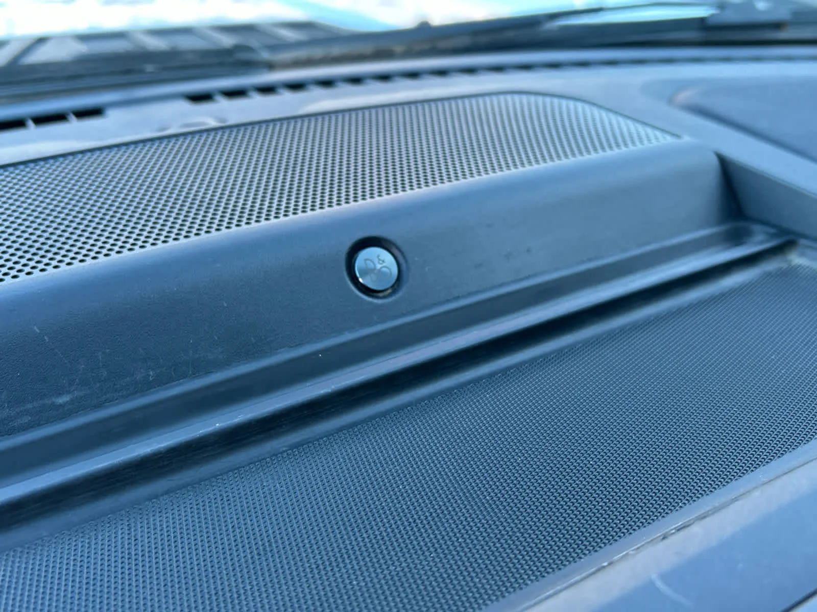 Certified Used 2025 Oxford White Clearcoat Ford LARIAT image 32