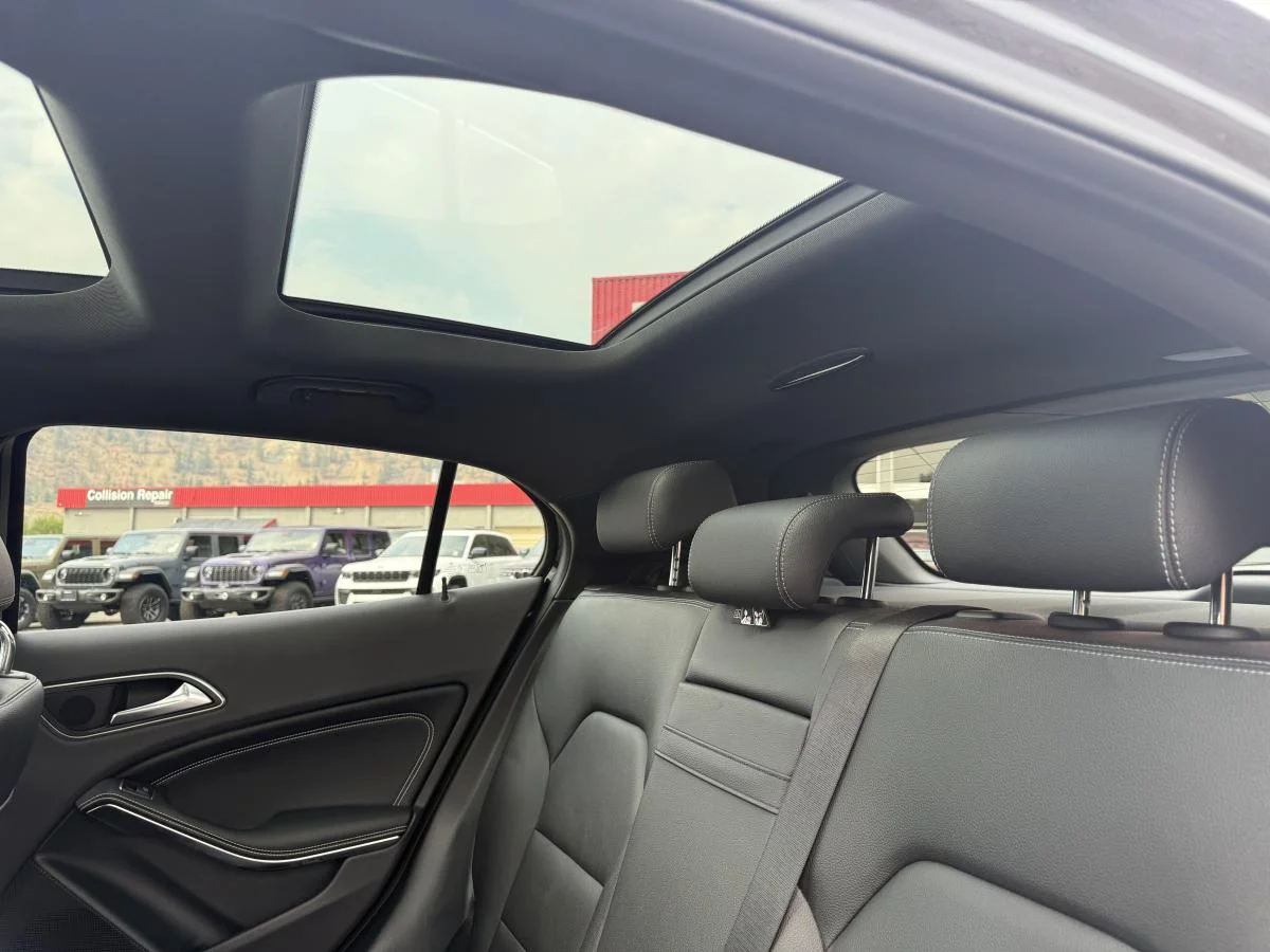 Used 2019 Black Mercedes-Benz Gla250 4matic image 19