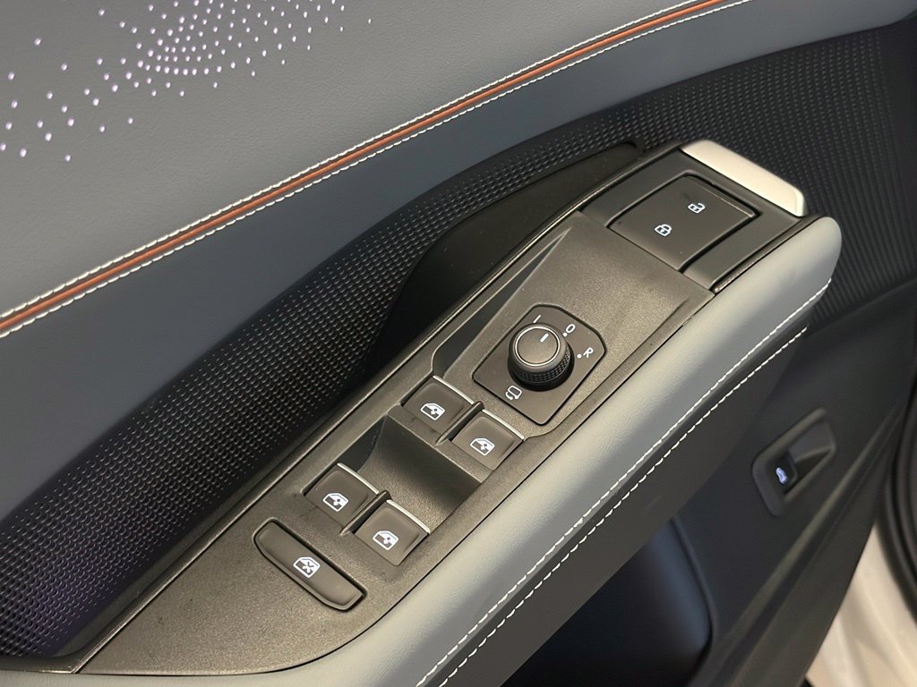 New 2027 Sandstone Volkswagen 2.0T SEL image 22