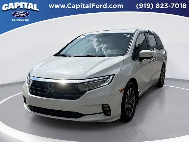 Used 2022  Honda EX-L image 1