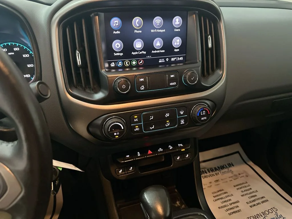 Used 2022 Black Chevrolet Z71 image 13