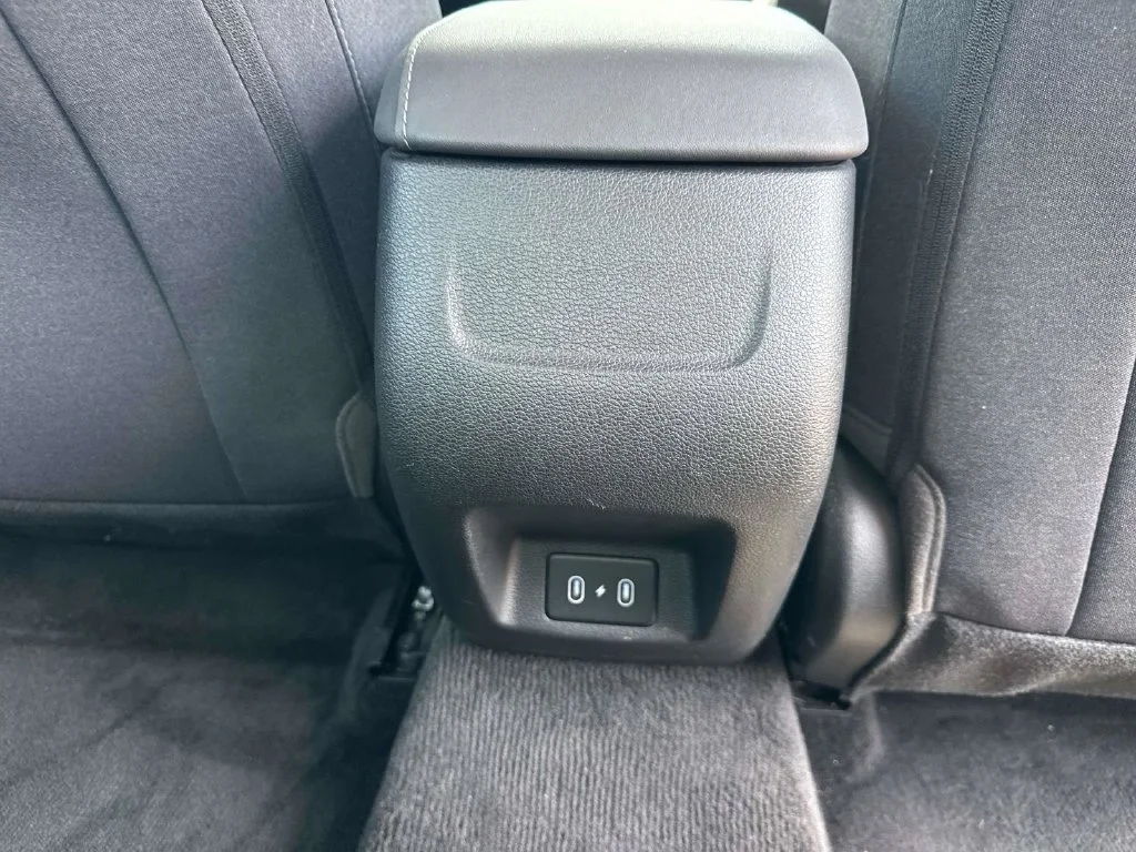 Used 2025 White Hyundai SEL image 13