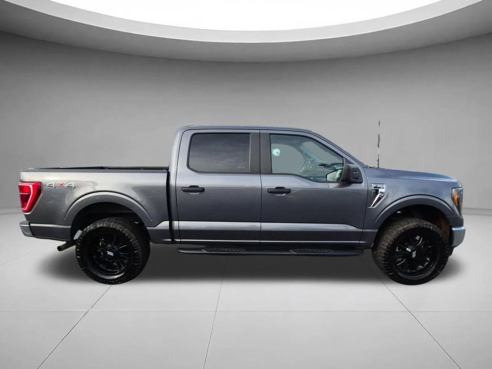 Used 2023 Carbonized Gray Metallic Ford XLT image 6