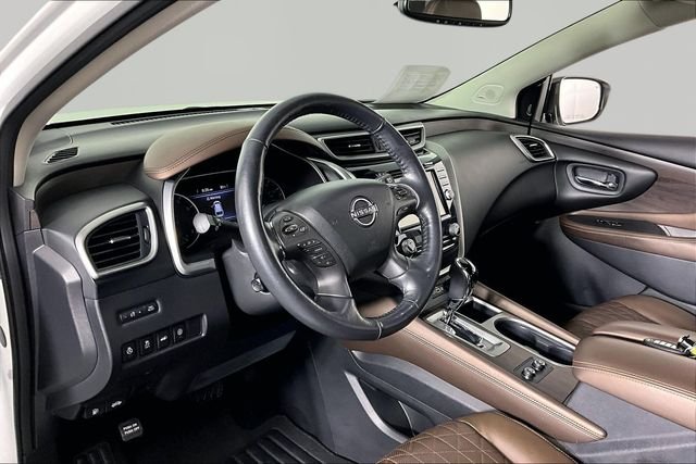 Used 2023 White Nissan Platinum image 15