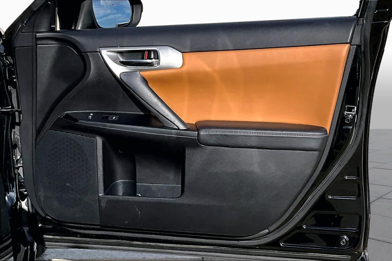 Used 2013 Obsidian Lexus Hybrid image 22