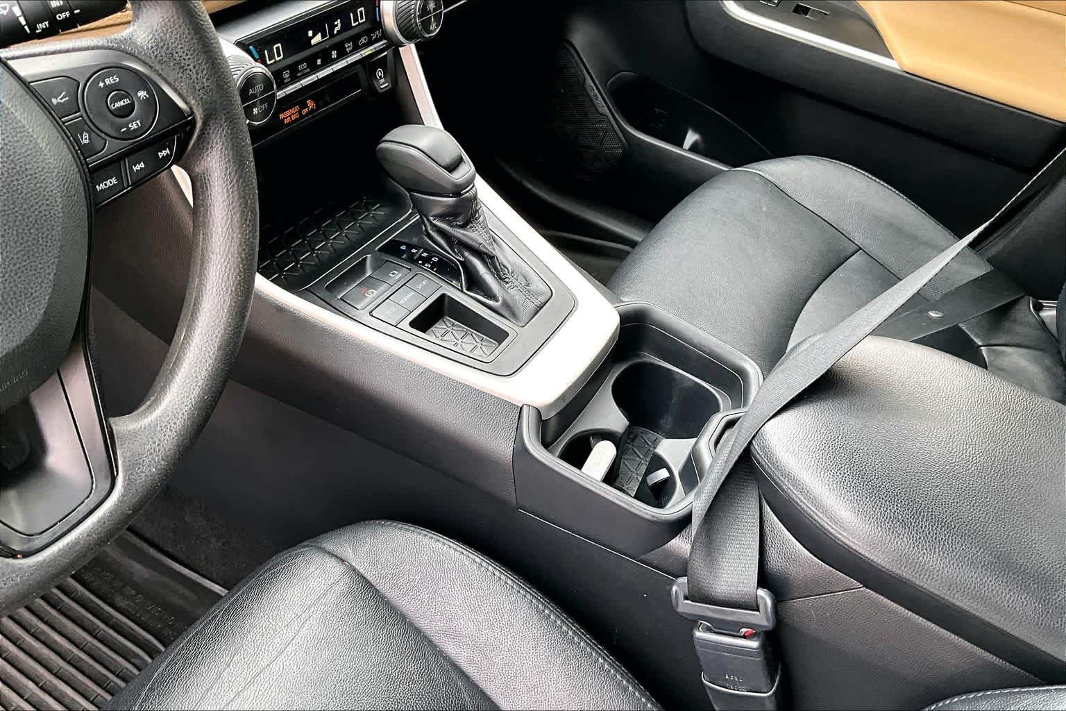 Used 2020 Super White Toyota XLE image 17