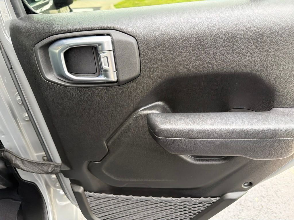 Used 2023 Gray Jeep Rubicon 4xe image 20