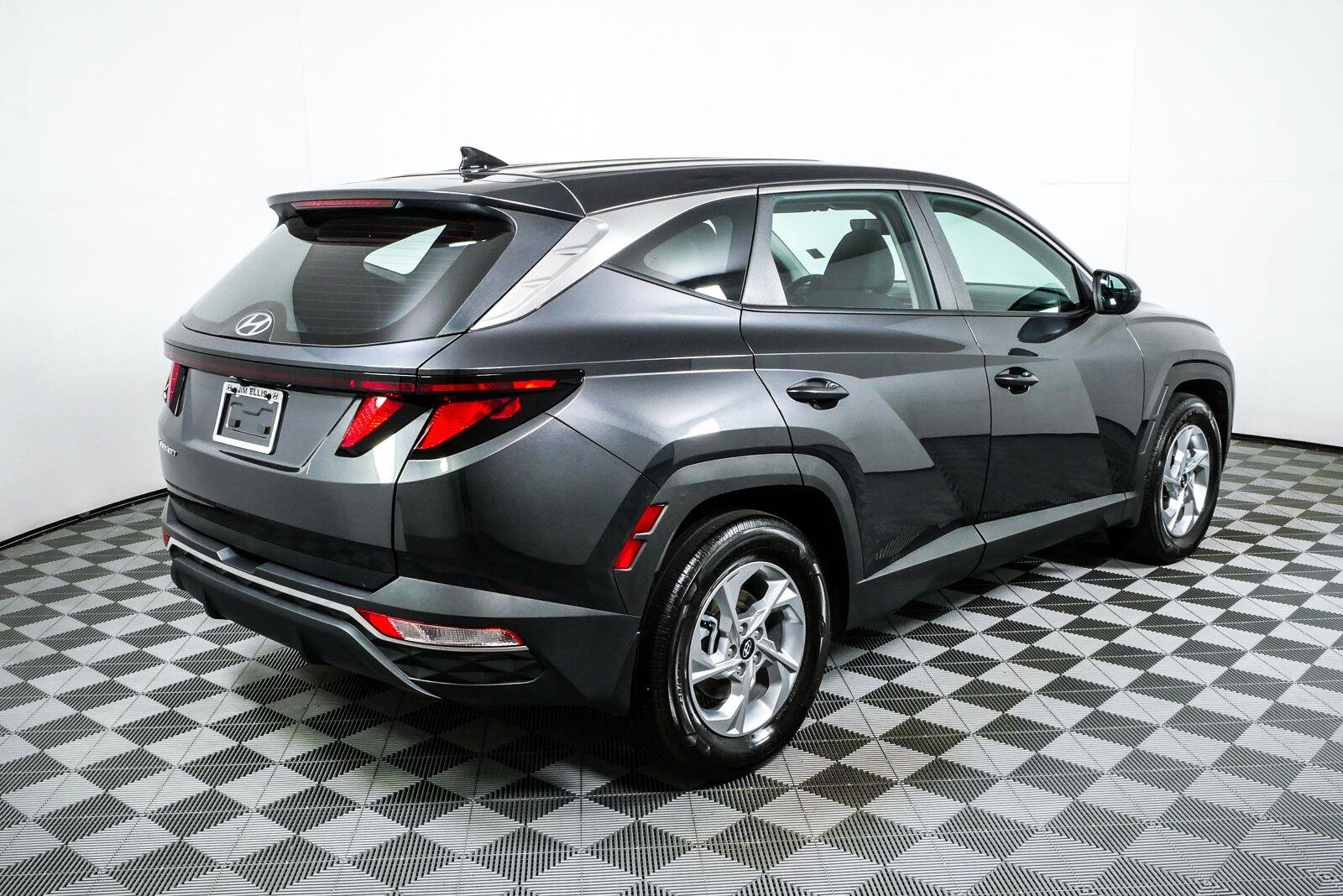 Used 2023 Portofino Gray Hyundai SE image 3