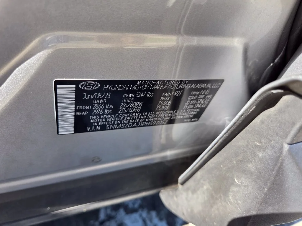 Used 2023 Silver Hyundai SEL image 32