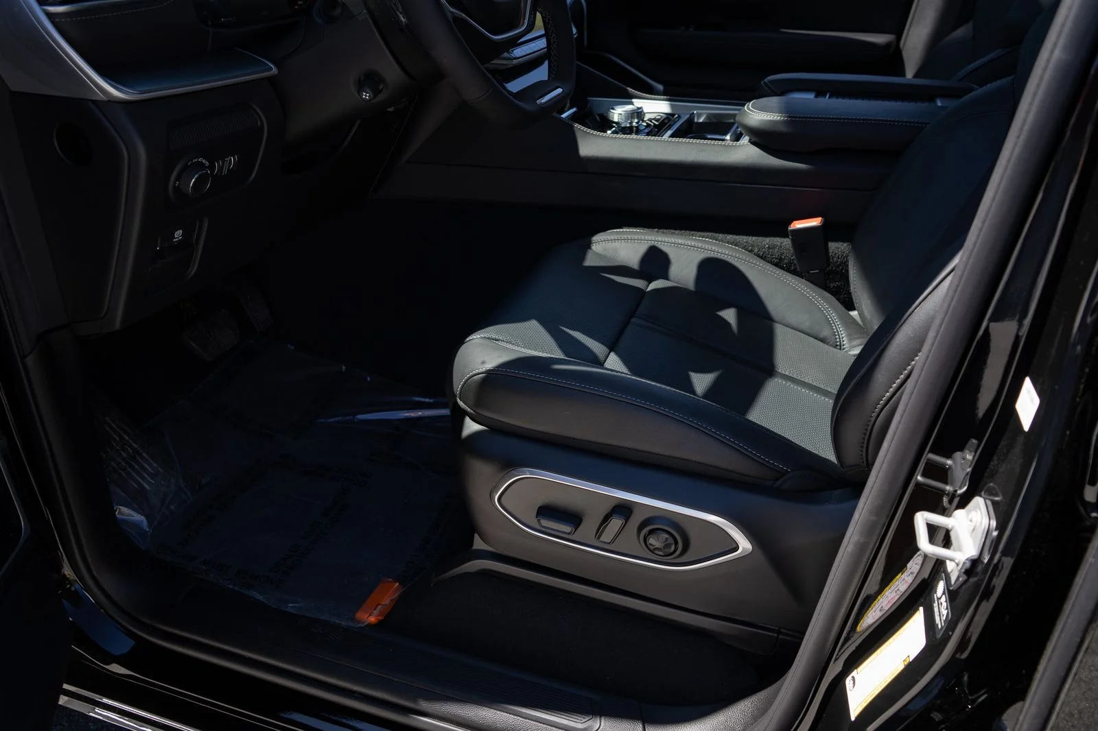 New 2026 Black Jeep Limited Reserve image 18