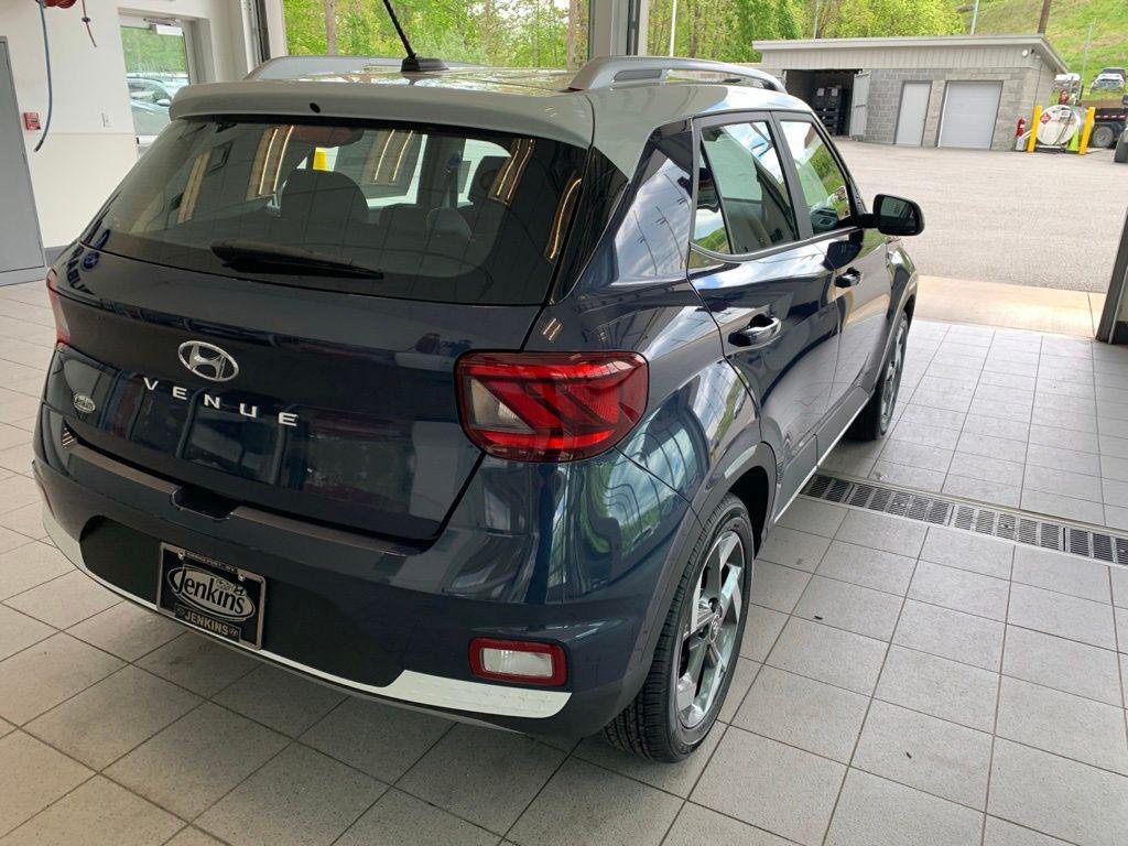 New 2026 White Hyundai SEL w/Two-Tone Roof image 15
