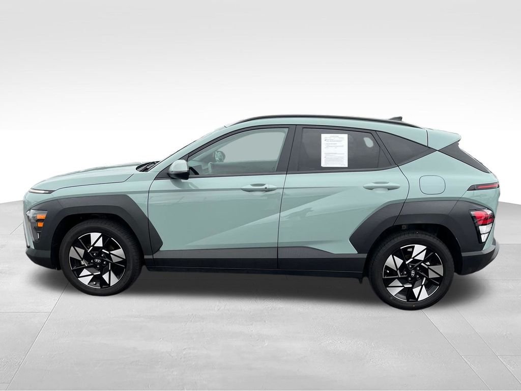 Used 2025 Green Hyundai SEL image 3