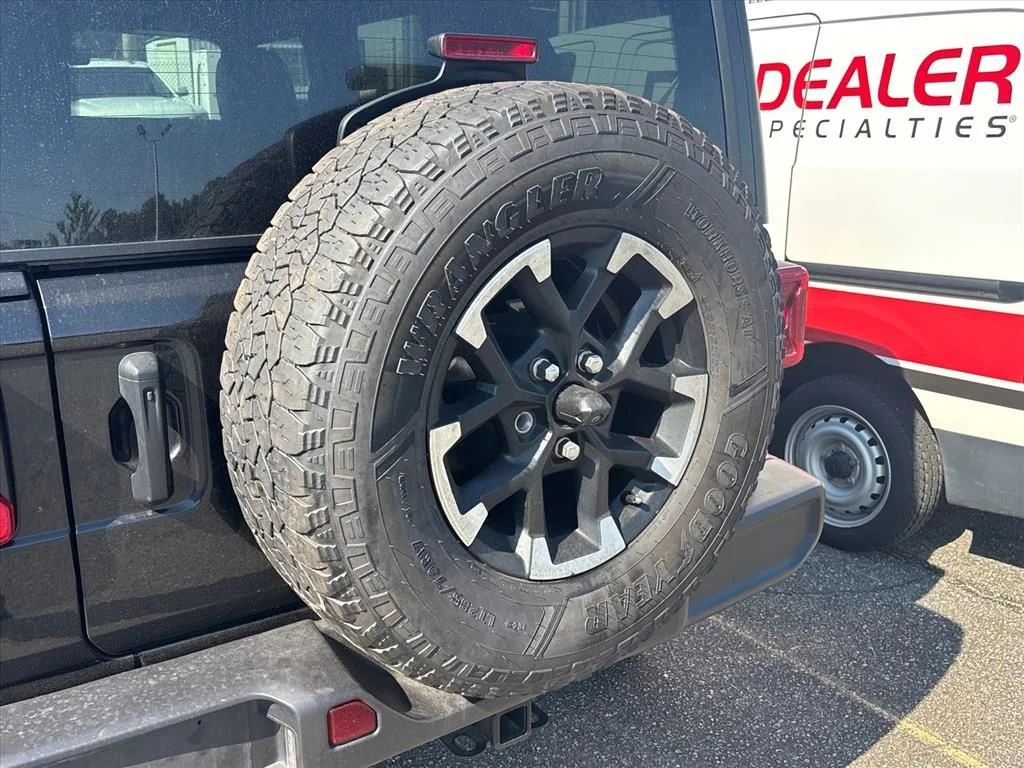 Used 2025 Black Jeep Rubicon image 20