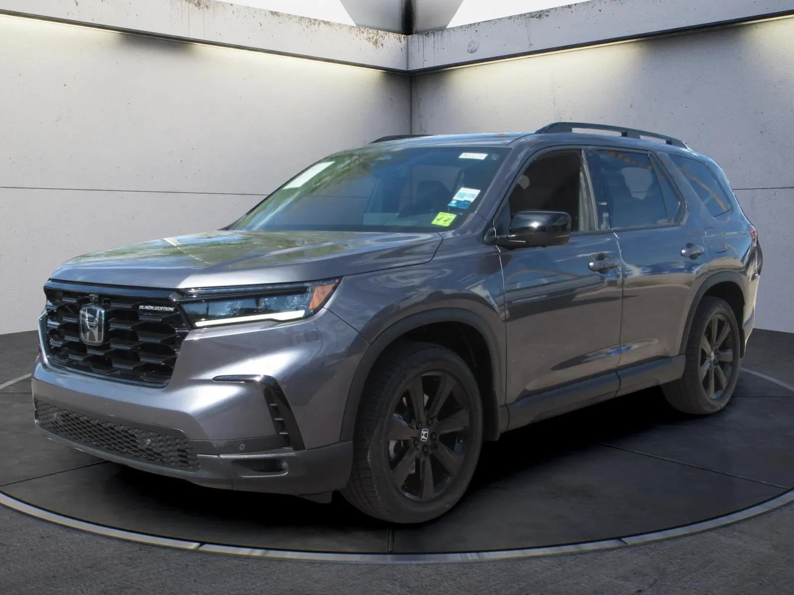 Certified Used 2025 Modern Steel Metallic Honda AWD Black Edition image 33